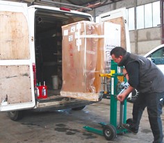 Apparecchio di sollevamento polivalente con cinghia di fissaggio 