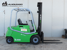 Muletto elettrico con forche 