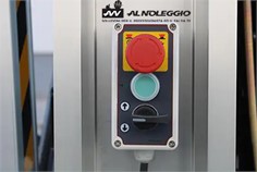 Altezza massima di lavoro della piattaforma: 11,2 m 