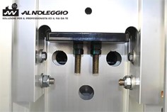 Catena auto-livellante per distribuzione uniforme della forza 