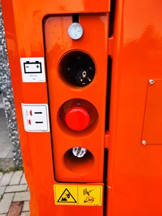 Piattaforma semovente a colonna M0810JE - Dettaglio del pannello di controllo 
