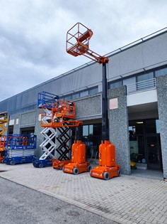 Piattaforma semovente a colonna M0810JE - Vista dell'area di lavoro 