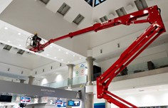 Piattaforma cingolata per lavorazioni in cantieri stretti 