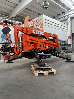 Piattaforma cingolata ragno per sollevamento materiali 