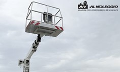 Piattaforma aerea con cestello in alluminio e comandi elettroidraulici 