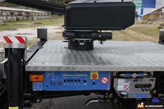 Affitto Piattaforma Autocarrata Aerea: Navicella in Alluminio e Altezza Piano Calpestio a Portogruaro Navicella interamente in alluminio per massima leggerezza. Altezza piano calpestio di 18m per raggiungere ogni punto di lavoro. Prenota la tua piattaforma ora!