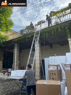 Elevatore alimentato a 220V con verricello elettrico 