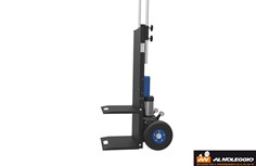 Utilizzo del carrello per trasporto materiali edili 