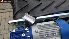 Nastro trasportatore con foratura Ø50mm per montaggio su impalcature 