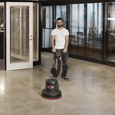 Monospazzola in lavorazione pavimento 