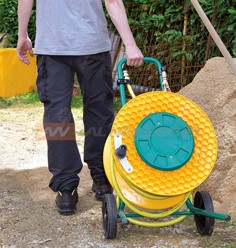 Carrello avvolgitubo anticorrosione con tubo flessibile TRICOFLEX® 