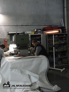 Lampada a infrarossi per riscaldamento di postazioni di lavoro in officine 